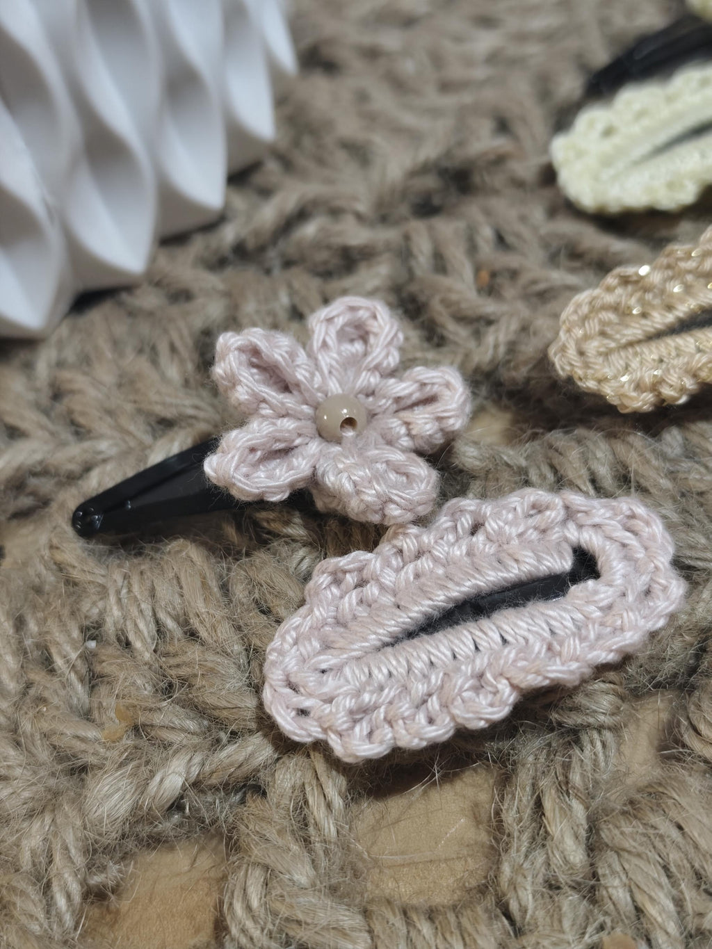 Lot de 2 barrettes au crochet – Fleur & barrette simple – Fait main