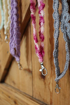 Cordons porte-clés au crochet – Accessoires faits main