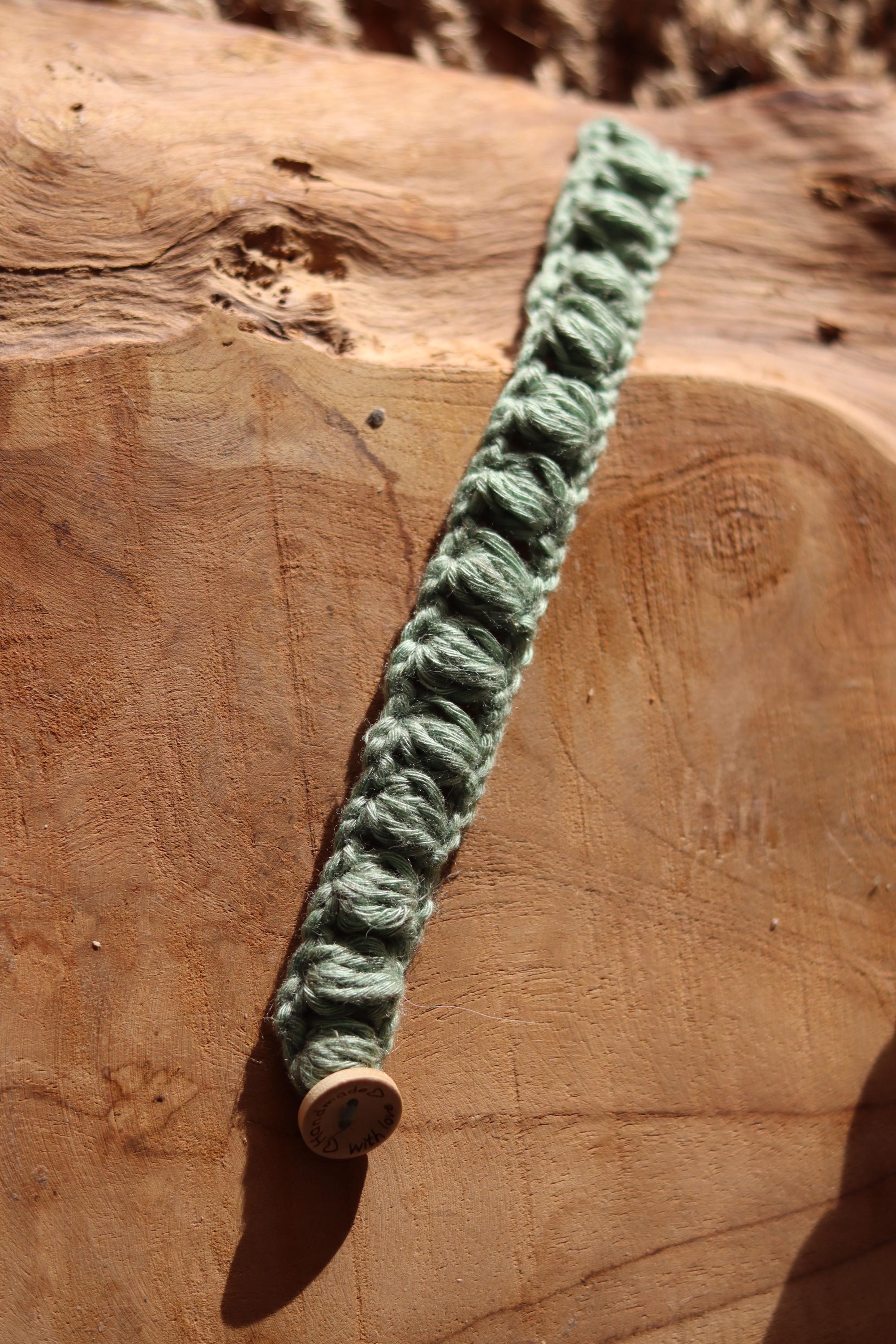 Bracelet crochet relief