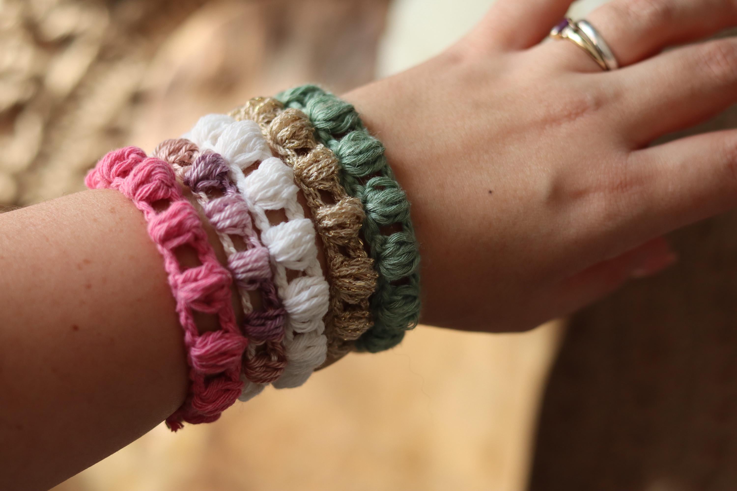 Bracelet crochet relief