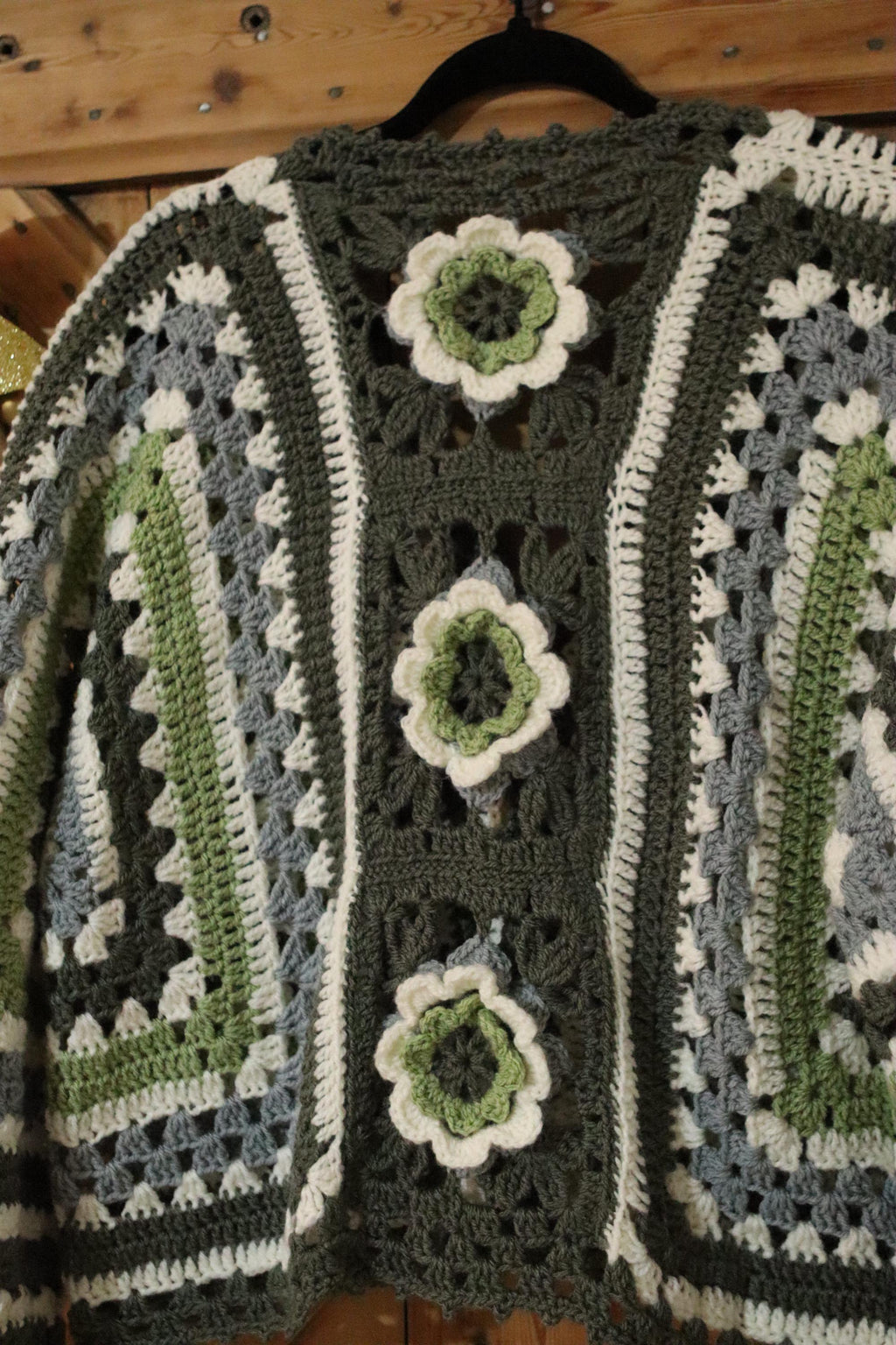 Gilet hexagonal bohème - Fait Main – Gilet / petit pull artisanal – Pièce unique – Personnalisable