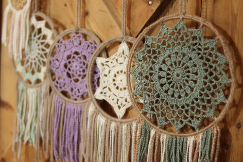 Attrape-rêves bohème en crochet – pièce unique