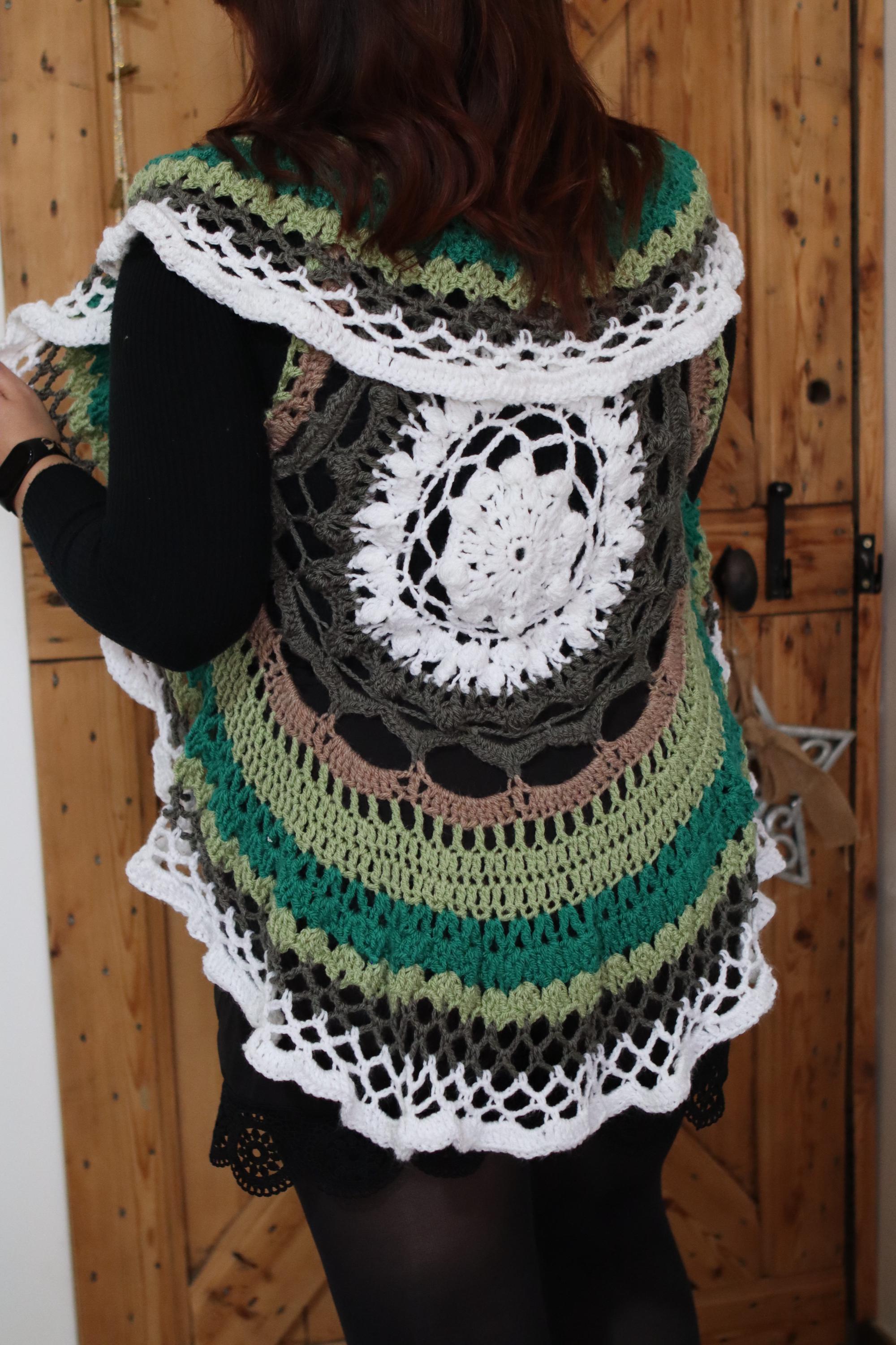 Gilet Mandala Court au Crochet – Kimono Bohème Femme – Personnalisable – Ø 90 cm