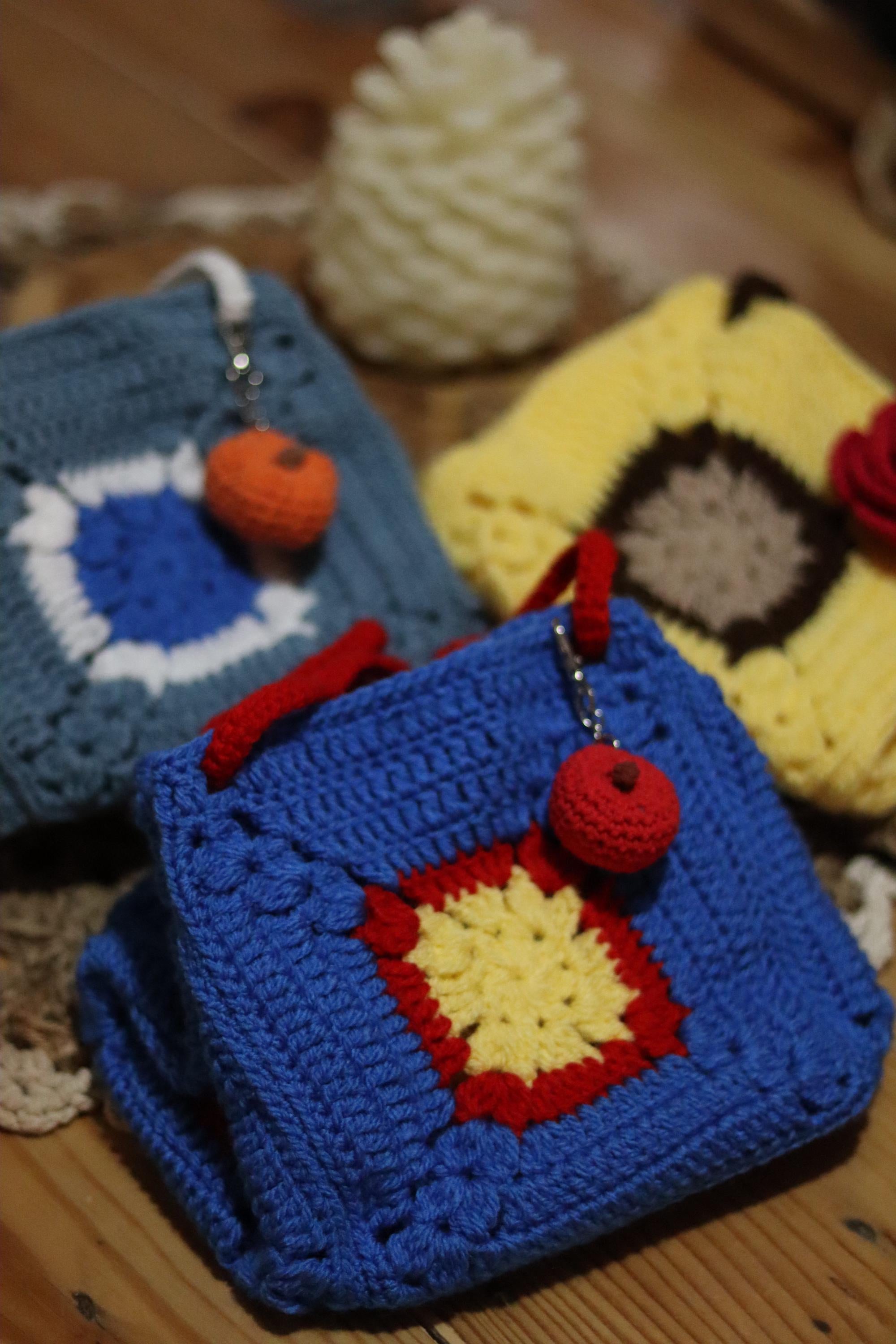 Différents modèles Sac au crochet "Le P'tit Carré" - Fait main