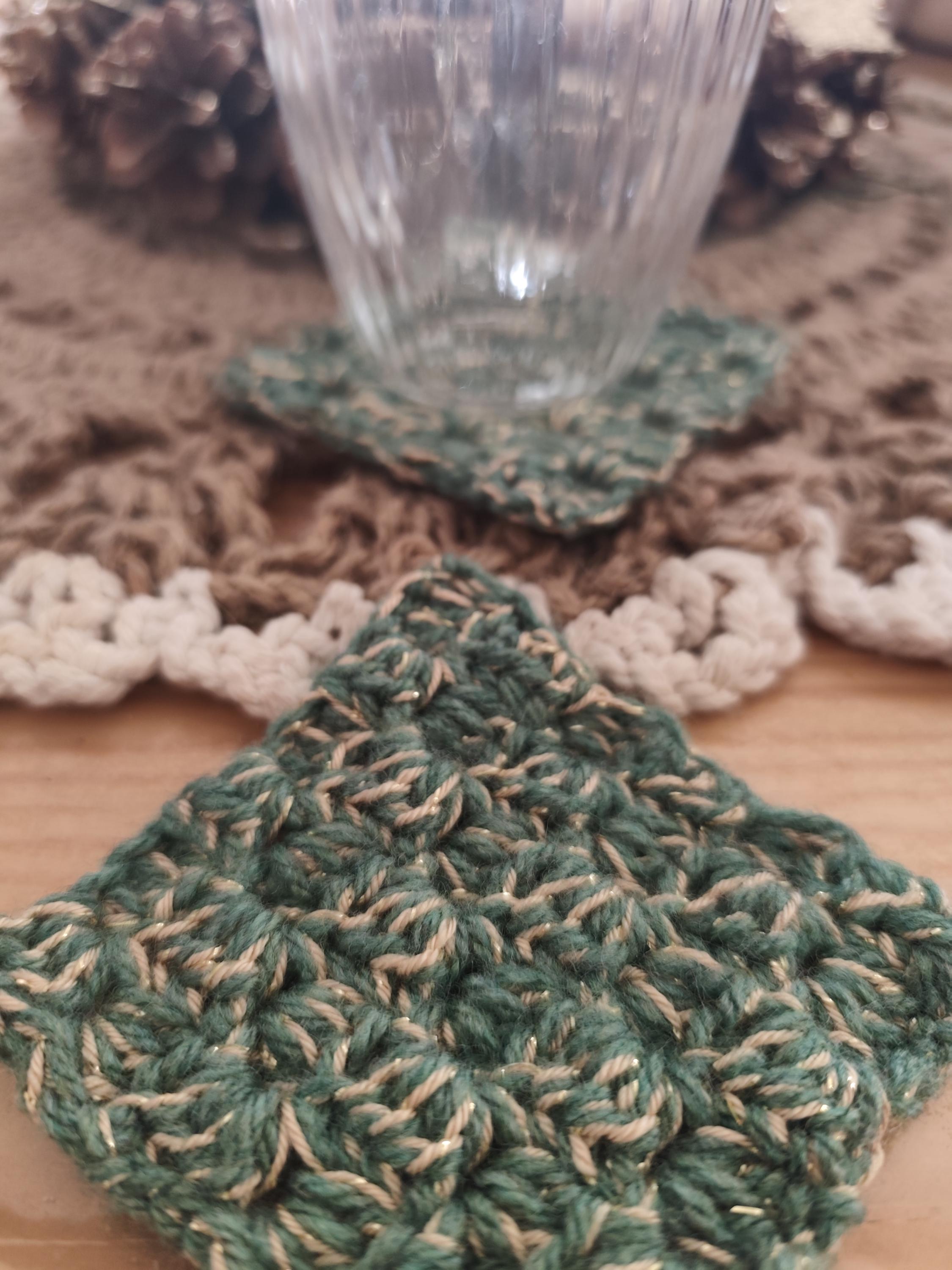 Set de 4 dessous de verre crochetés  — lot de 4 — fait main, cadeau maison cosy