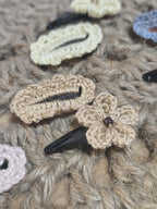 Lot de 2 barrettes au crochet – Fleur & barrette simple – Fait main