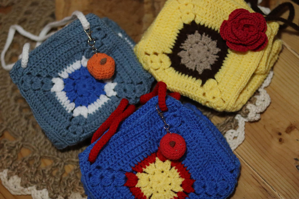 Différents modèles Sac au crochet "Le P'tit Carré" - Fait main