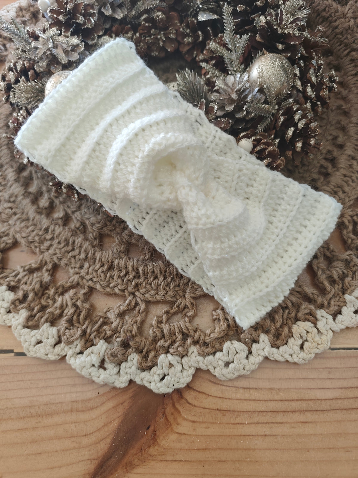 Bandeau au crochet torsadé – Modèle classique fait main