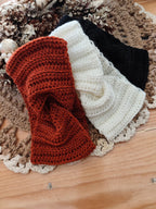 Bandeau au crochet torsadé – Modèle classique fait main