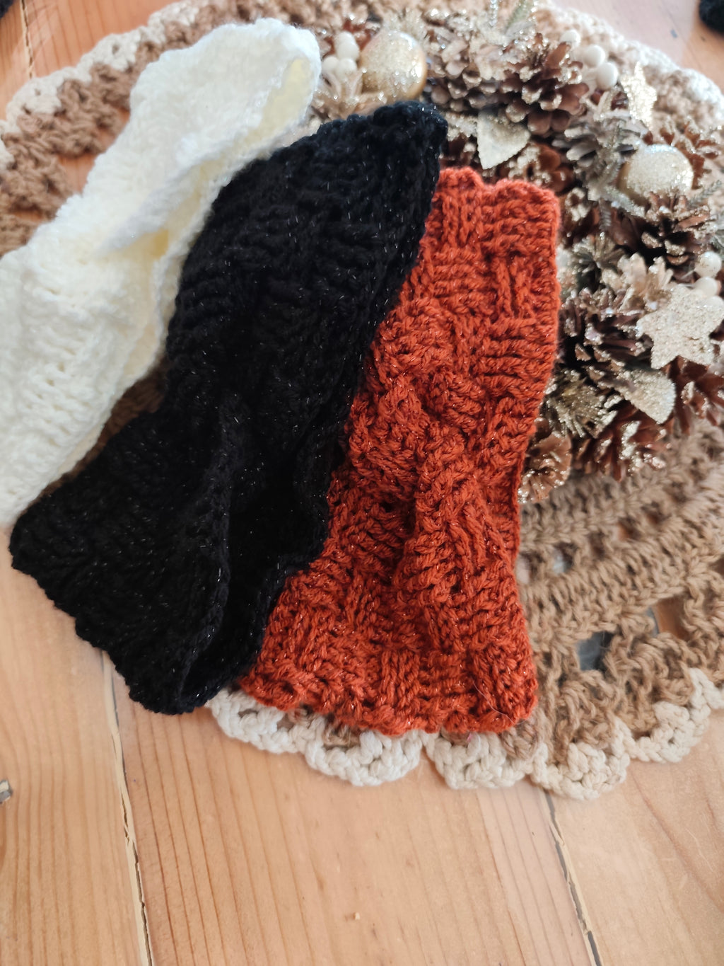 Bandeau au crochet torsadé - Modèle avec motif en relief fait main