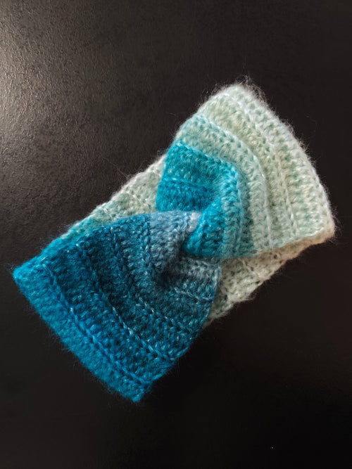 Bandeau au crochet torsadé – Modèle classique fait main