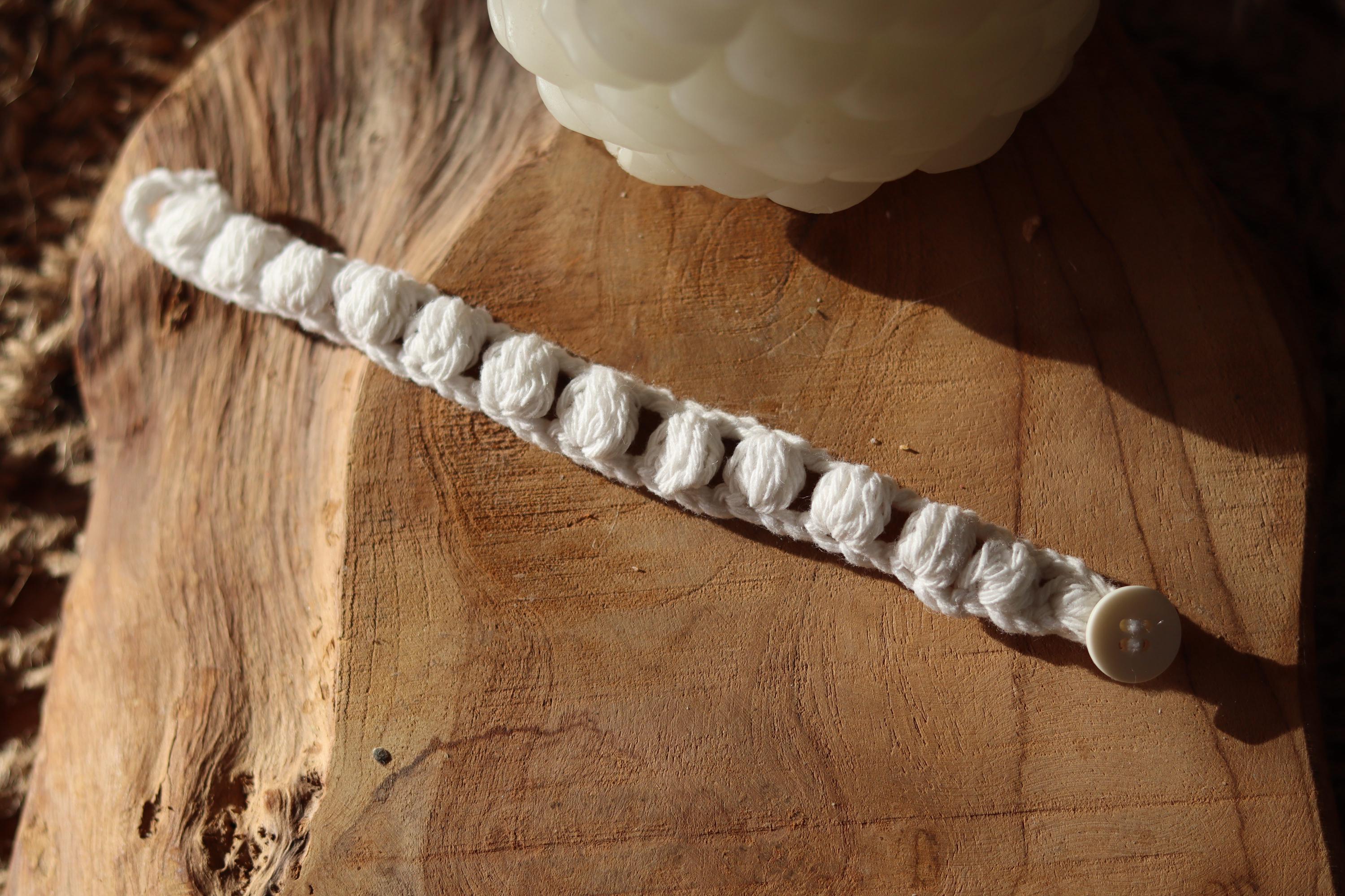 Bracelet crochet relief