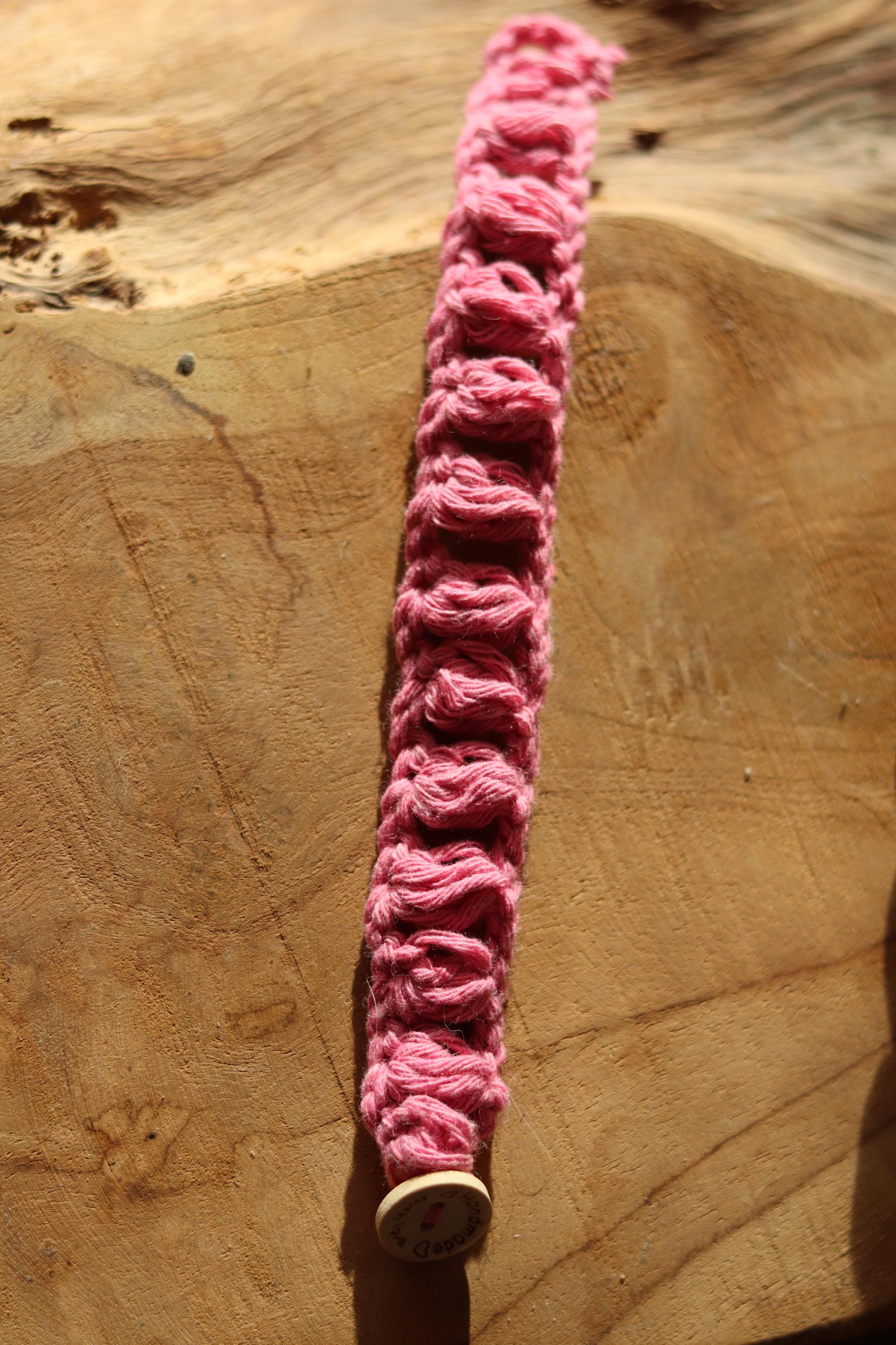 Bracelet crochet relief