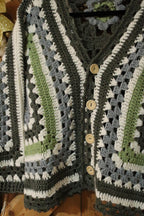 Gilet hexagonal bohème - Fait Main – Gilet / petit pull artisanal – Pièce unique – Personnalisable