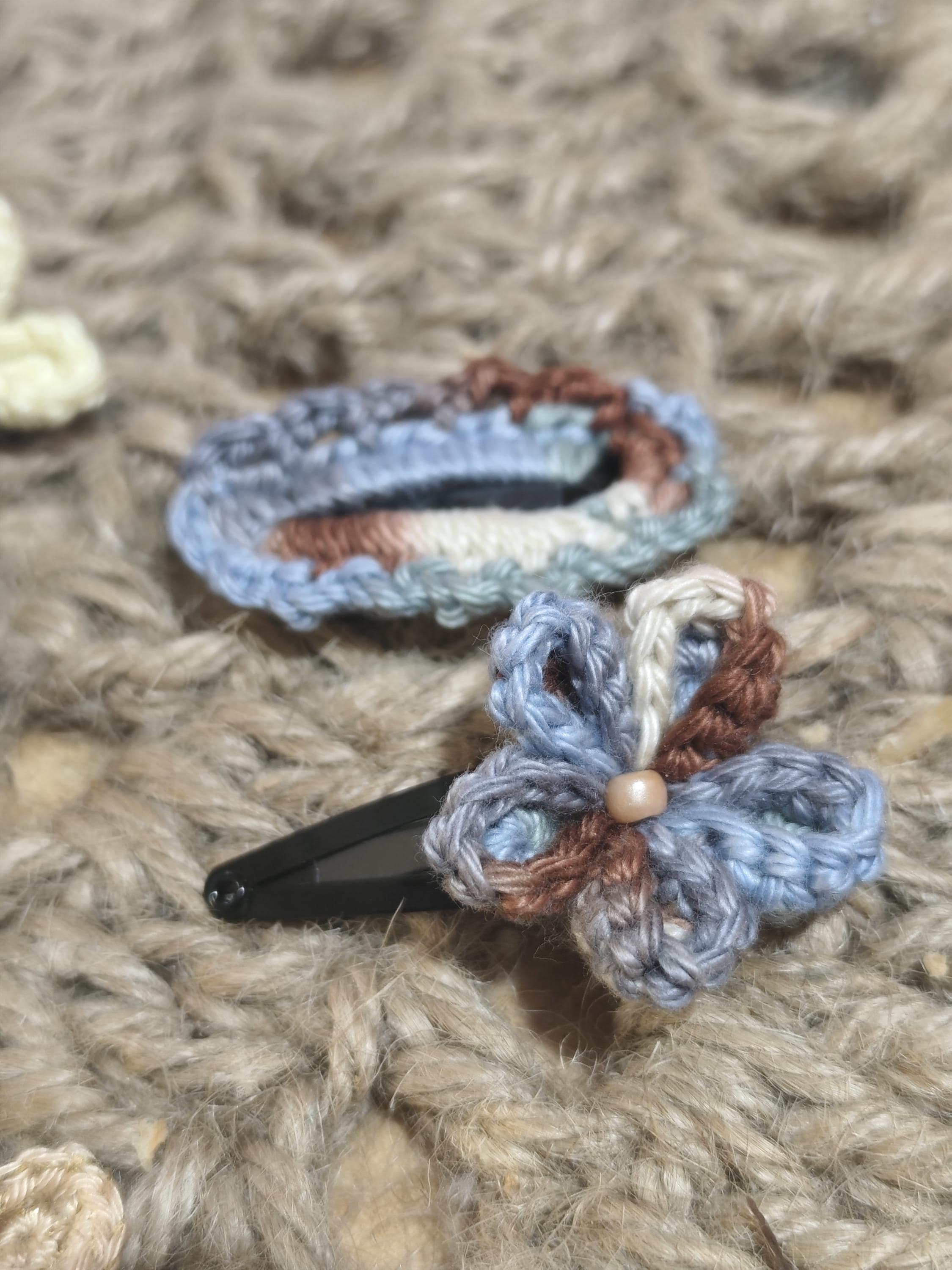 Lot de 2 barrettes au crochet – Fleur & barrette simple – Fait main